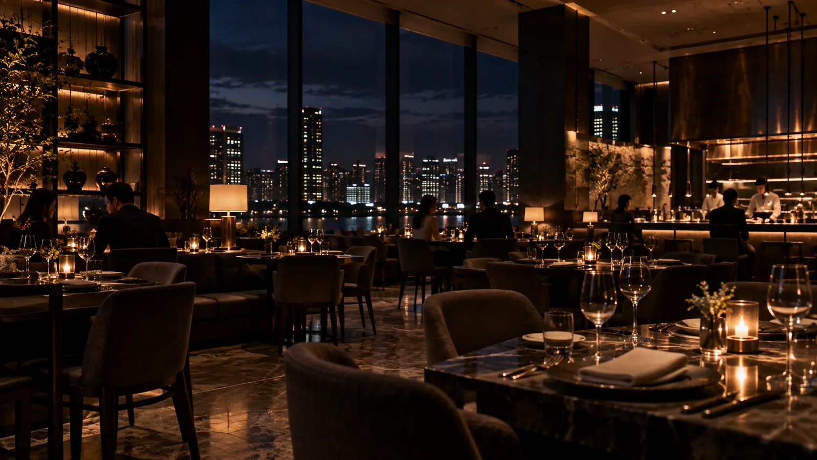 夜のホテルレストラン